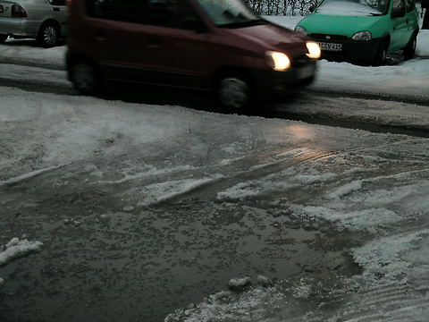 Autos und Schnee